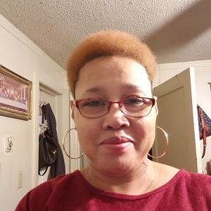 Meet your Posher, Cynthia